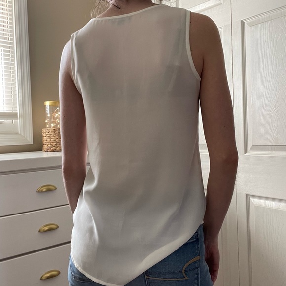 Soprano White Tank Top w/ Pocket - Picture 4 of 5